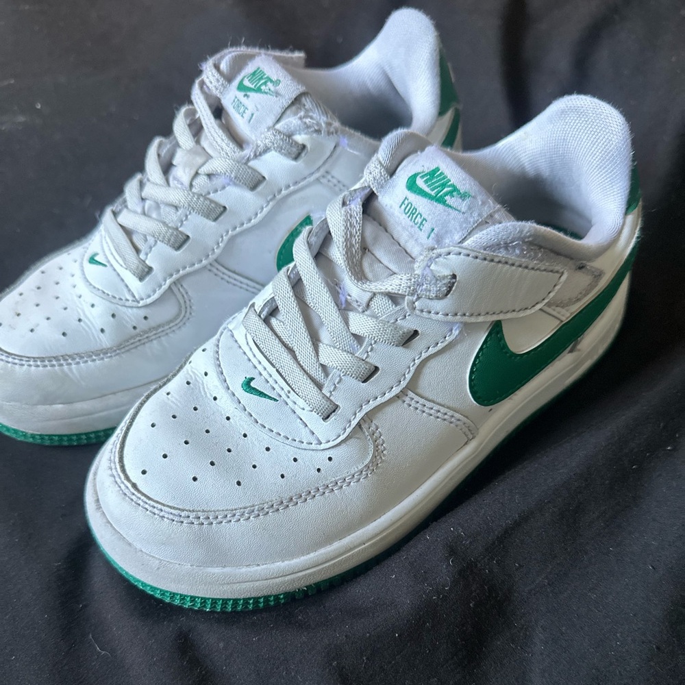 Boy Nike Air Force 1 White and Green Sneakers
